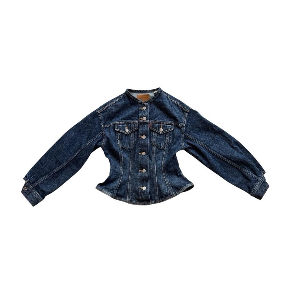 NWOT! Levi’s Premium Sculpted Trucker Denim Jacket